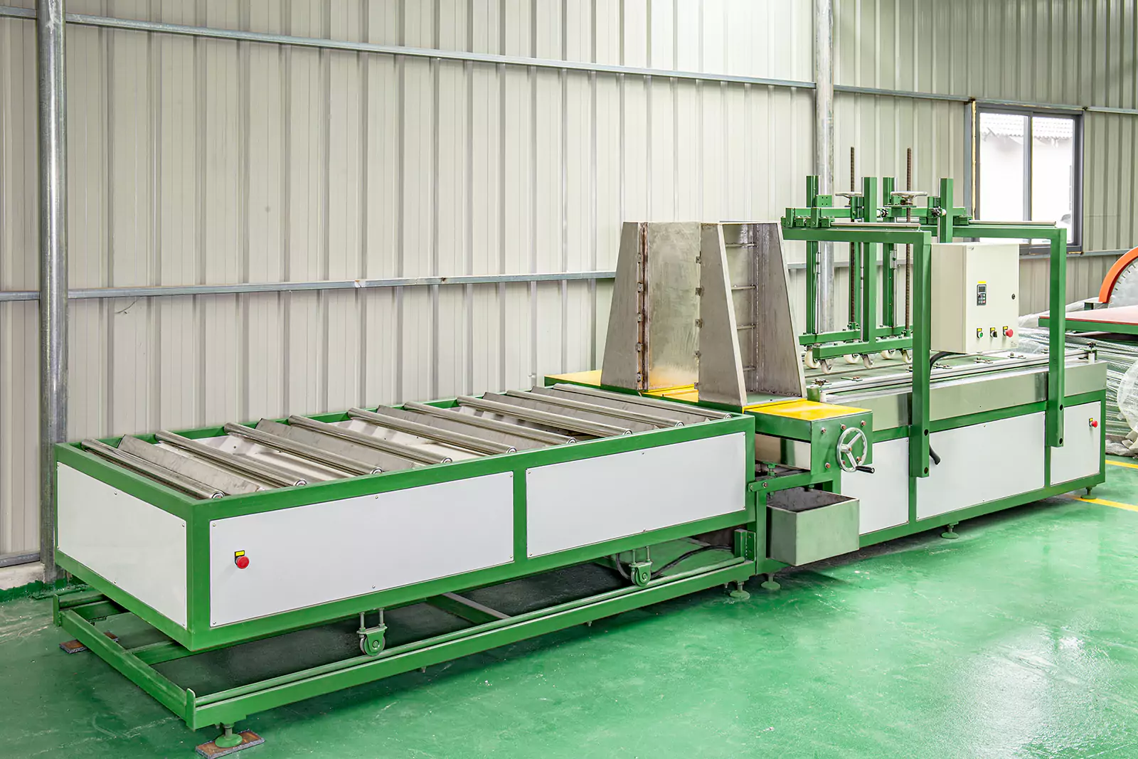 Eps Cornice Moulding Cement Coating Machine 2 EPS Cornice Moulding Cement Coating Machine - Image 2