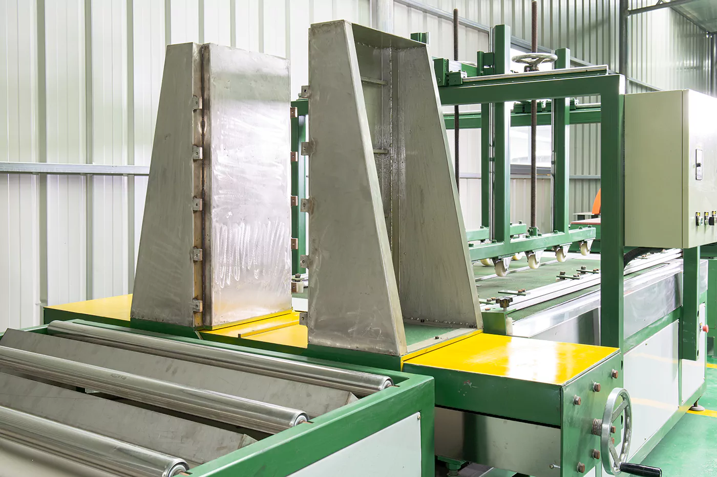 Eps Cornice Moulding Cement Coating Machine 12 EPS Cornice Moulding Cement Coating Machine - Image 12