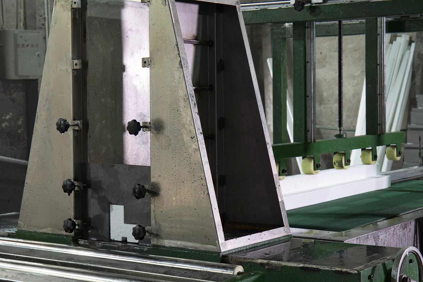 Eps Cornice Moulding Cement Coating Machine 18 EPS Cornice Moulding Cement Coating Machine - EPS Foam Cement Coating Machine 6 - Green Building EPS Machine