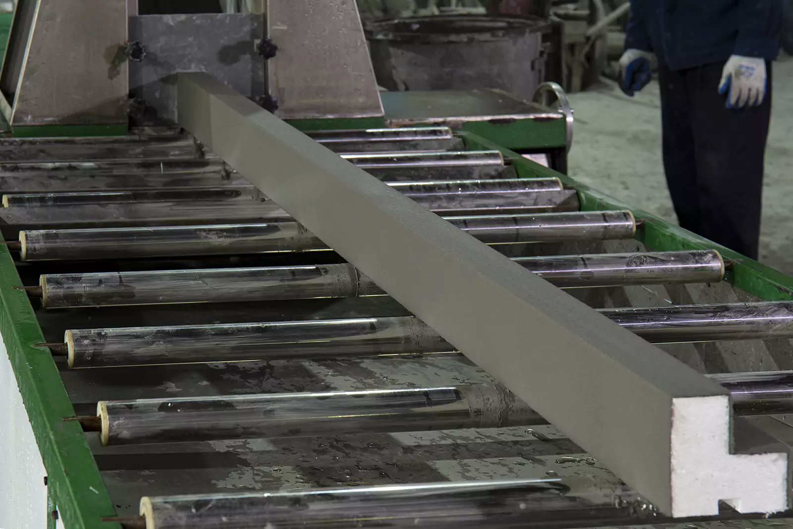 Eps Cornice Moulding Cement Coating Machine 6 EPS Cornice Moulding Cement Coating Machine - Image 6